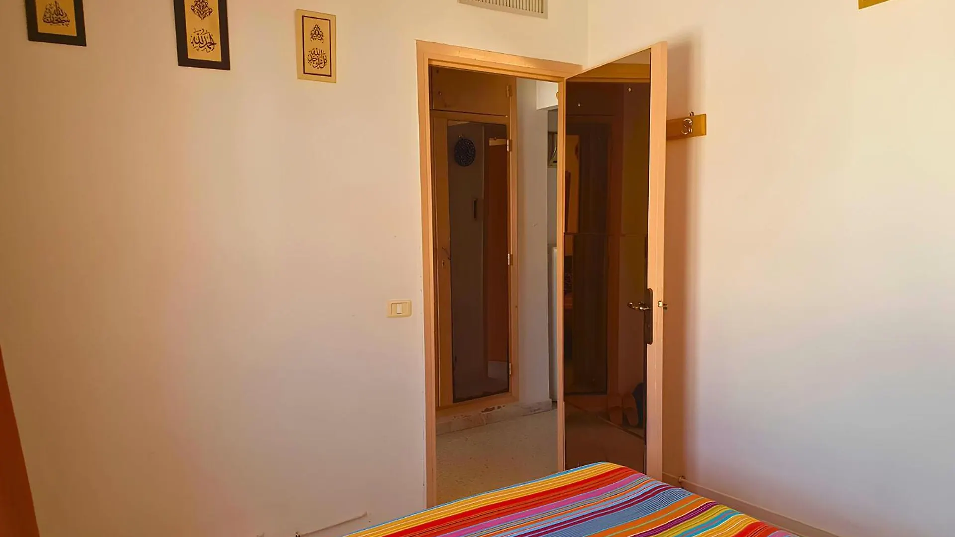 Charmant S1 Tunisien Authentique Avec Internet - Proche De Toutes Commodites - Ideal Pour Familles أريانة تونس