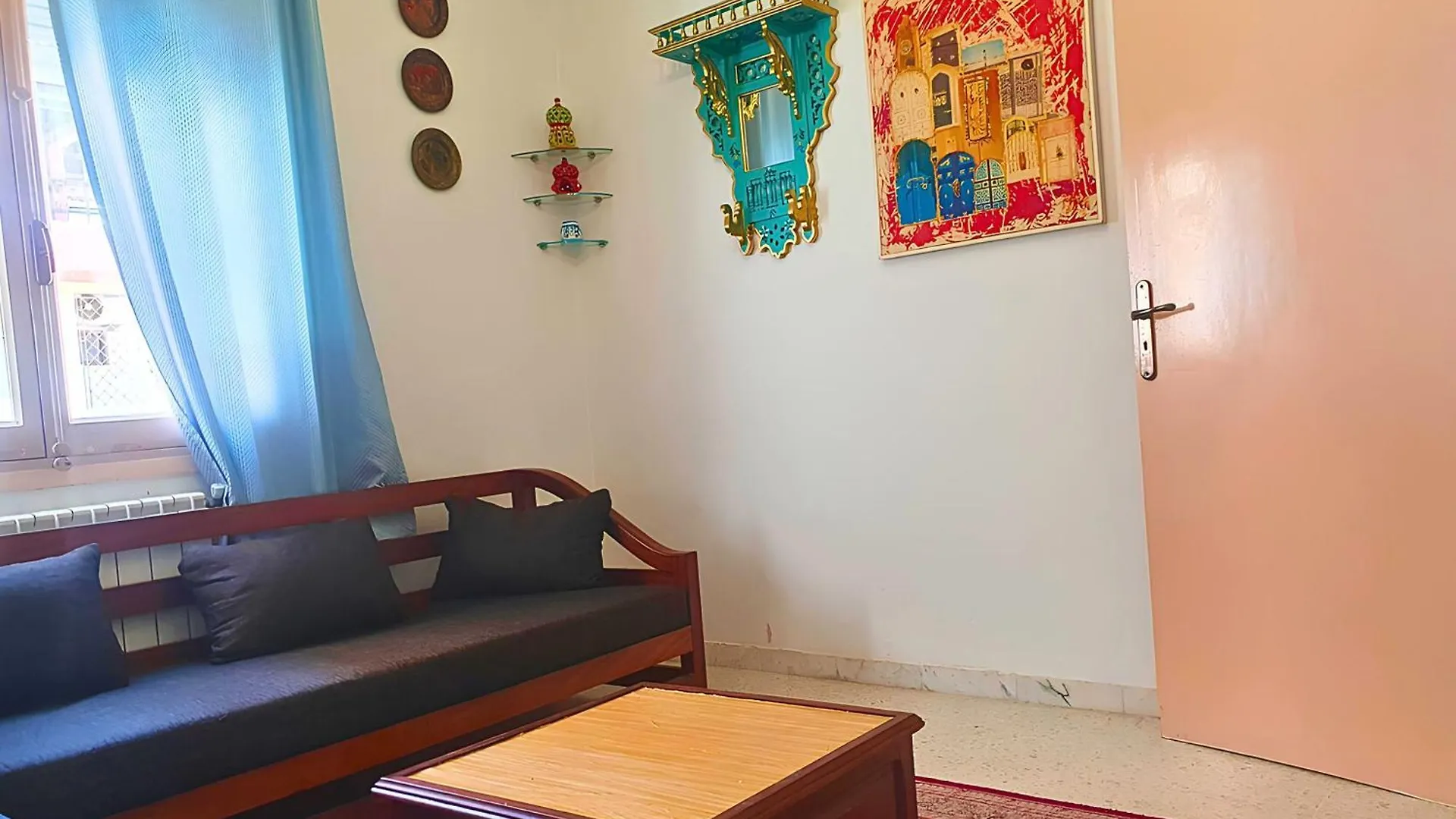 Charmant S1 Tunisien Authentique Avec Internet - Proche De Toutes Commodites - Ideal Pour Familles أريانة شقة